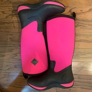 MUCK boots women size 8